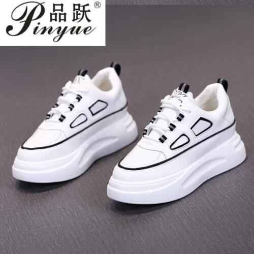 Basic versatile little white shoes womens spring new Korean student running board shoes womens casual shoes