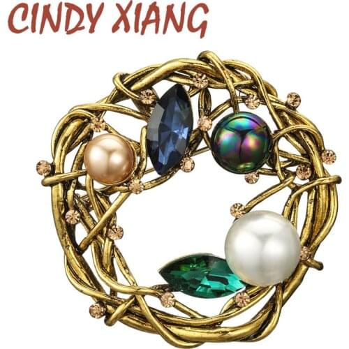 CINDY XIANG Vintage Black Pearl Round Brooch For Women Fashion Elegant Pin Winter Coat Accessories High Quality