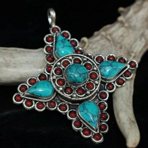 China Old Tibetan Silver Inlaid Turquoise Pendant Collection Ornaments Statues for Decoration Necklace Gift