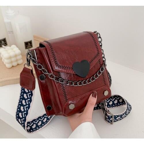 Womens Bag 2021 New Korean Style Retro Heart-Shaped Lock Mobile Phone Pouch Pocket Studded Shoulder Bag Female Messenger Bag