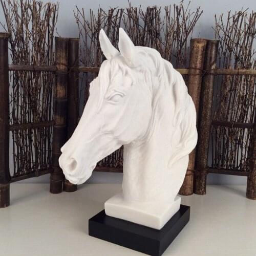 The Abstract Sculpture Figurine Ornaments White Sand Horse Head Office Home Decoration Accessories Art Resin Decoration Craft