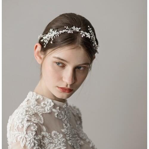 Romantic Sweetheart Bridal Headdress Alloy Crystal Rhinestone Headband with 2 Combs for Wedding Perform Studio Travel Photo O391