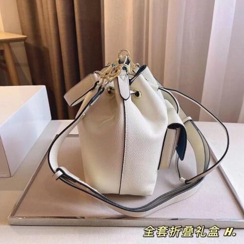 Bag womens bag new 2021 fashion versatile leather messenger bag womens atmosphere portable one shoulder womens Cowhide bag