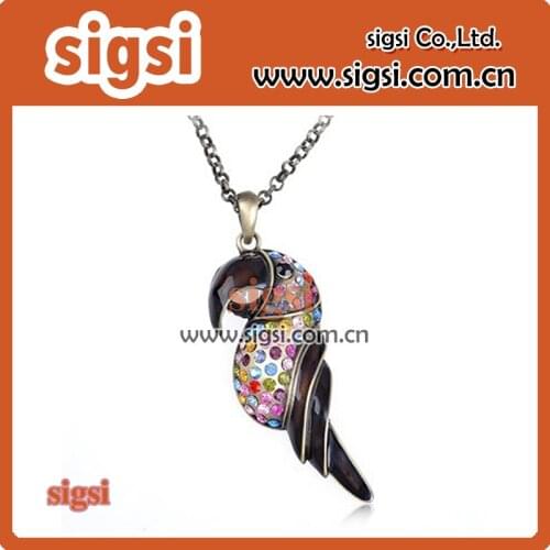 Beautiful charming cute multicolor rhinestone parrot pendant