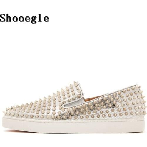SHOOEGLE New Chaussures Hommes Spring Summer Men Casual Shoes Full Spike Shoes Rivet Flat Low Top Sneakers Slip-on Men Runway