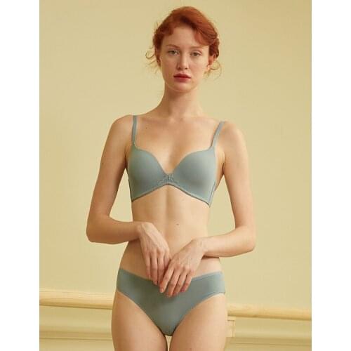 Sexy Deep V Seamless Lingerie Womens Suit Comfortable Without Underwire Bra And Panty Set Thin Section Big Breasts Gathered Bra