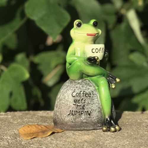 Cute Resin Frog Drinking Coffee Statue Garden Decor Ornament Animal Sculpture Home Office Desk Room Gift Party Decoration