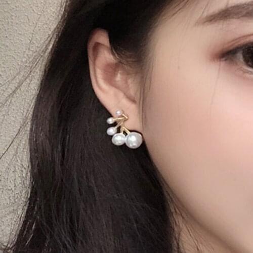 Elegant Desing Korean Fans Shape Half Flower Pearl Stud Earrings for Women Girls Fashion Jewelry