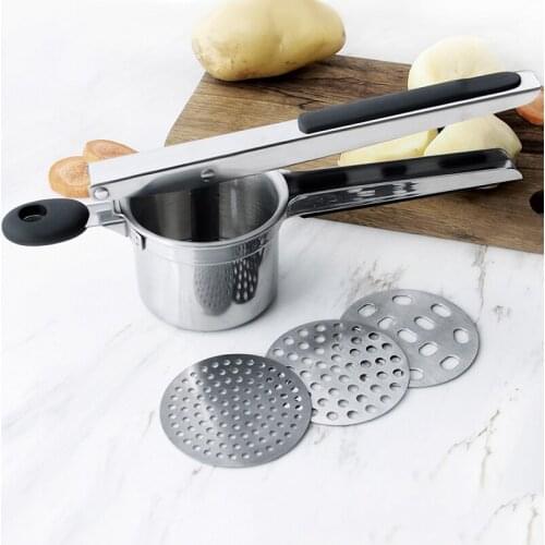Potato masher for squeezing mashed potatoes with garlic mashed fruit and vegetable juice press tool