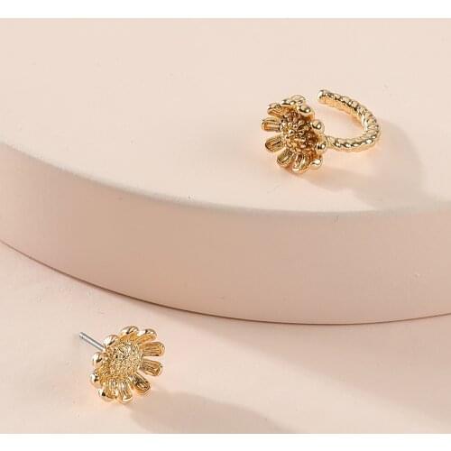 LUNA CHIAO Gold Color Cute Daisy Flower Floral Stud Earring Women Ear Cuffs Set