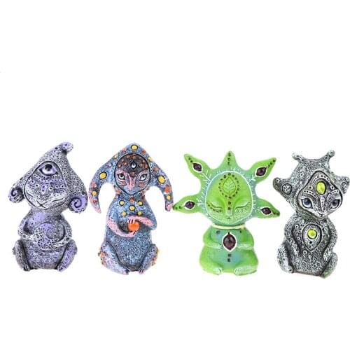 1x Statue 10cm Three-eyed Alien Resin Ornaments Garden Sculpture Crafts Ornaments Home Room Decoration Feng Shui