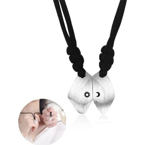 Distance Faceted Lovers Friendship 2Pcs Pendant Necklace Stars Moon Couple