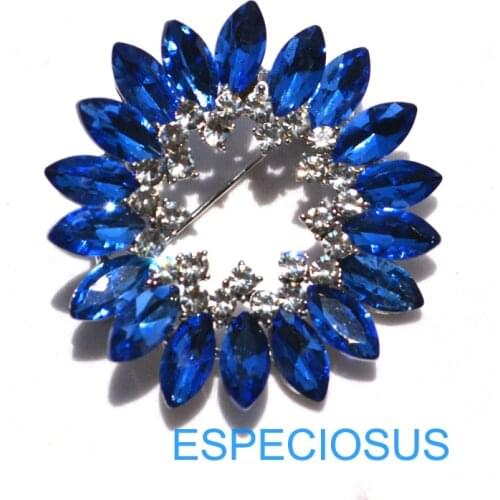 Elegance Pin Garland Rhinestone Fashion Jewelry Brooch Rhodium Plated Crystal Giraffe Women Breast Pin Blue Color Ladys Garment