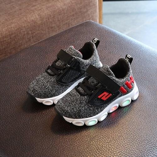 Childrens Sports Shoes 2020 Spring and Autumn Non-slip Casual Shoes for Boys and Girls LED Lights Flying Woven Mesh Shoes