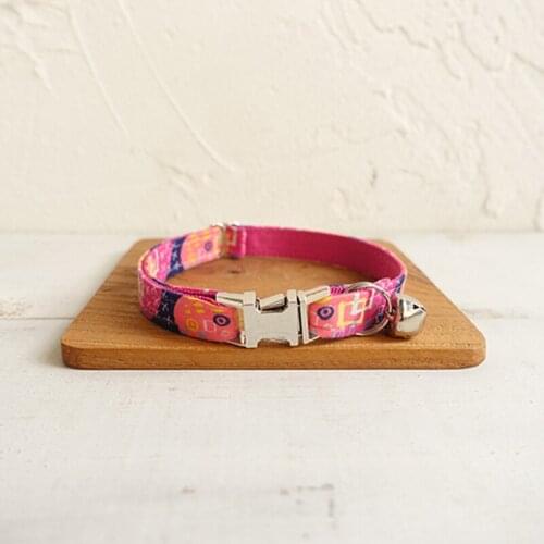 Pet Small Dog Collar PINK GRAFFITI Fashion Adjustable Cat Nameplate ID 2 Sizes Poly Satin And Nylon Cat Collar Sash Small Bell