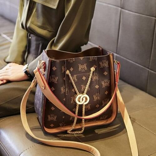 Shoulder Messenger Bucket Bag Autumn Winter Luxury Classic Simple New Female Burst Tide Limited Leather Texture Handbag Trendy