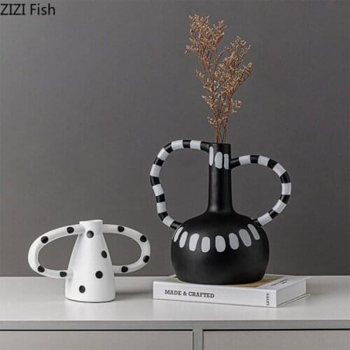 European Black/white Vase Creativity Flowers Vases Desktop Decor Ornaments Resin Flower Arrangement Home Decoration Modern