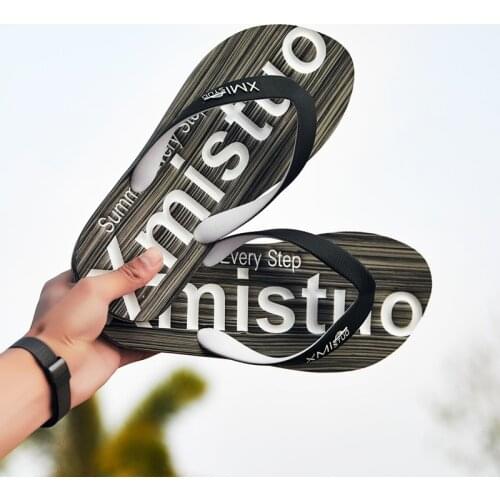 Mens slippers summer new outdoor flip flops men non-slip soft bottom clip feet sandals trend personality casual beach slippers