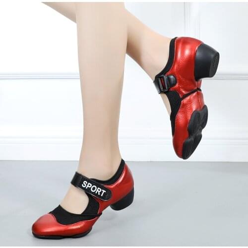 Adult female cow leather breathable comfortable mother shoes Square Dancing outdoor antiskid shoes soft sole dance shoes women