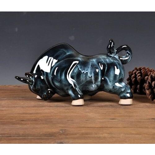 Traditional Chinese Style Porcelain Bull Miniature Handmade Ceramics Bullfighting Figurine Custom Adornment Craftworks Decor