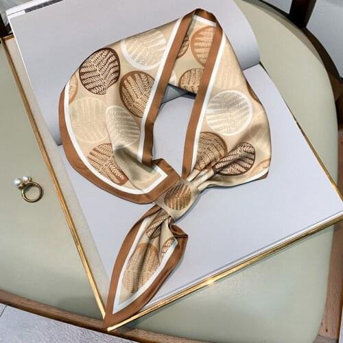 New Fashion Cross Silk Scarf Luxury Brand Letter Pattern Soft and Warm Casual Double-sided Pointed Hair/Bag Scarf Women