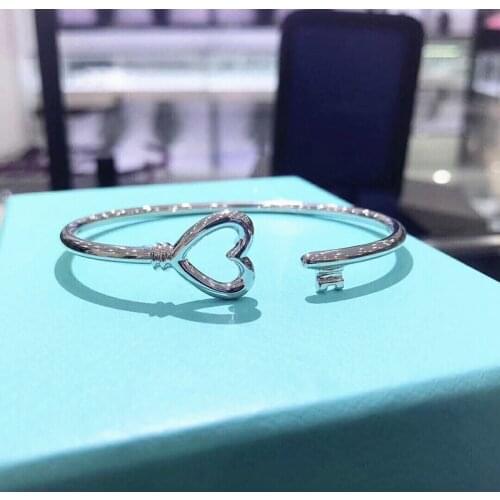 1:1 925 Sterling Silver European And American Classical Style Hand Love Key Bracelet, Luxury Jewelry Gift For Ladies