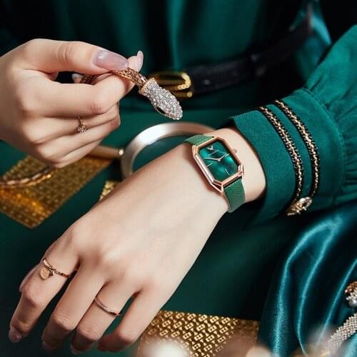 Vintage malachite green small watch fashion simple watch, luxury ladies watch rectangular green ladies watch. Femininity