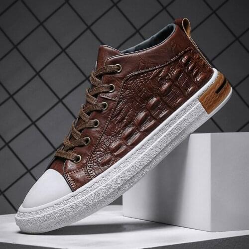 2022 Autumn Winter Men White Sneakers Casual High Top Ankle Boots Male Lightweight Vulcanize Shoes Walking Sports Footwear