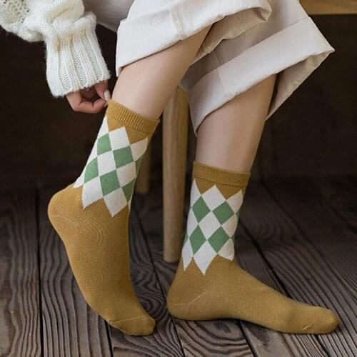 Wholesale Classic Spring Cotton Breathable Comfort Woman Rhombus Plaid Exquisite Harajuku School Fashion High Quality Vivi Socks