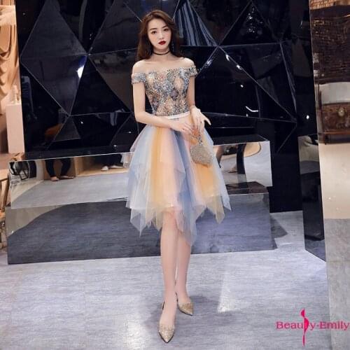 Beauty Emily Boat Neck Short Evening Dresses Sequins Appliques Tiered Hems Pleated Fashion Design Open Back Lace Up Party Dress