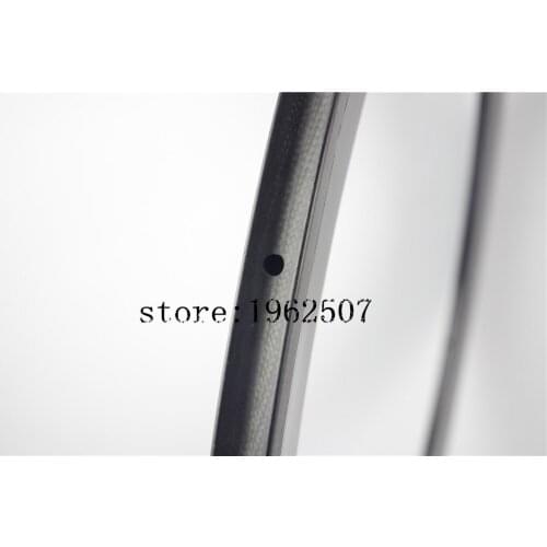 60mm tubular full carbon wheels and 20.5mm width with 3k