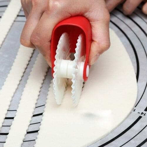 2Pcs/Set Edge Rolling Pastry Cutting Wheel,Pizza Cutting Edge Holder Roller,Baking Slice,Roller Knife Kitchen Baking Kit TW035