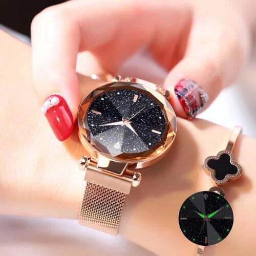 2019 New Women Watches Fashion Luxury Quartz Watch Magnetic Buckle Stainless Steel Strap Refractive Surface Luminous Dial Clock