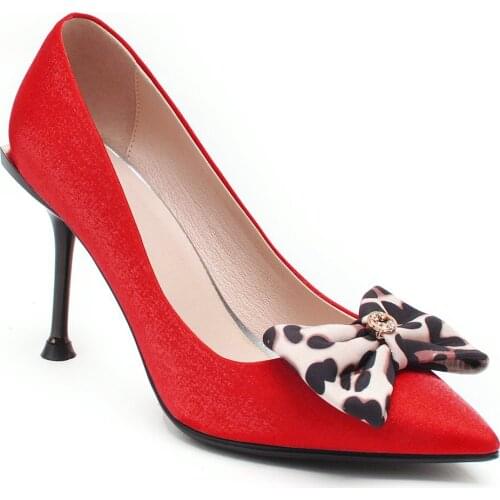 The size and age season in 2019 new product high fashion with fine yards 33-40 shallow mouth pointed single woman shoes