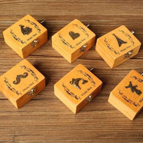 British Wind Handshake Wooden Music Box Creative Novelty Wooden Box Valentines Day Gift Photo Gift Wooden Music Box