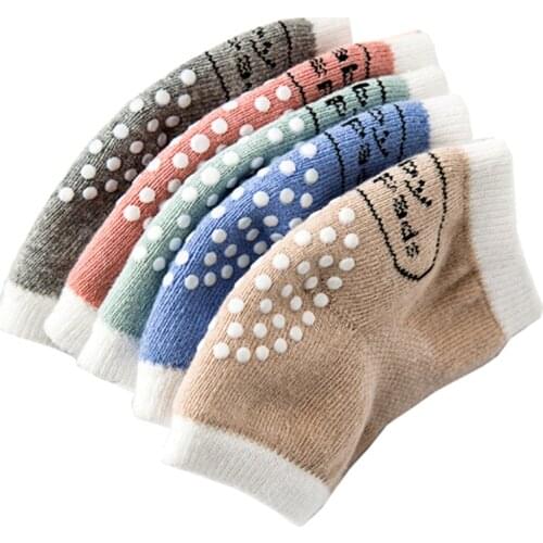 1 Pair Anti Slip Leg Warmers Protector Crawling Accessory Baby Knees Protector Warmer Baby Crawling Protector Baby Kid Knee Pads