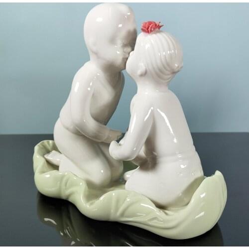 Ceramic Statue Figurines Home Shelf Garden Desk Affectionate Kissing Couple Abstract Sculpture Free Standing Art Décor Gift