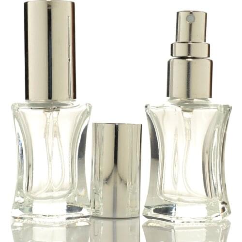 Hot selling 5ML bulk perfume bottle Bright silver nozzle transparent glass bottle Portable small empty bottle atomizing evenly