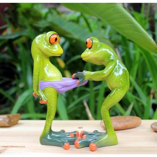 Creative Funny Frog Ornament Cute Shape Collectible Resin Craft Animal Figurine for Gift Desktop Table Office Decor Supplies