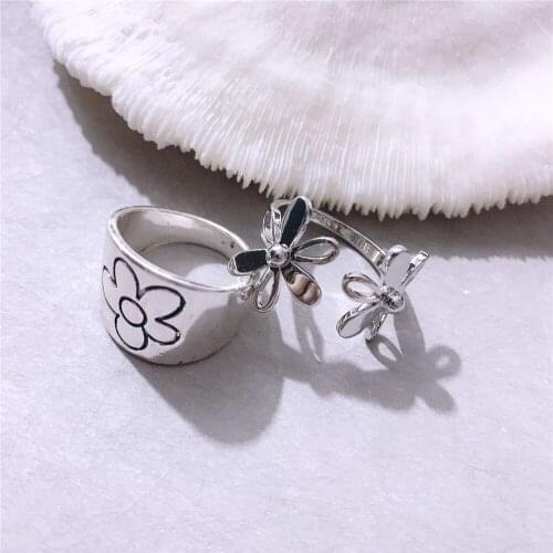 FFLACELL 2021 New Individuality Baroque Vintage Sad Face Hit Colour Love Heart Metal Rings for Women Couple Ring Jewelry