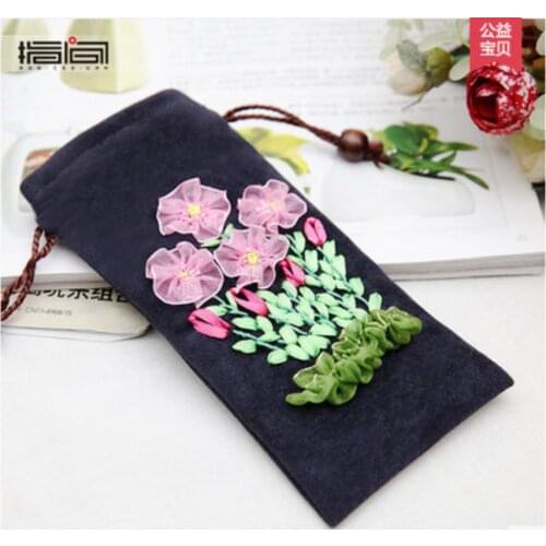Mobile phone loan ribbon embroidery cross-stitch flannel mobile phone protection bag mobile power protection bag. Sendembroidery