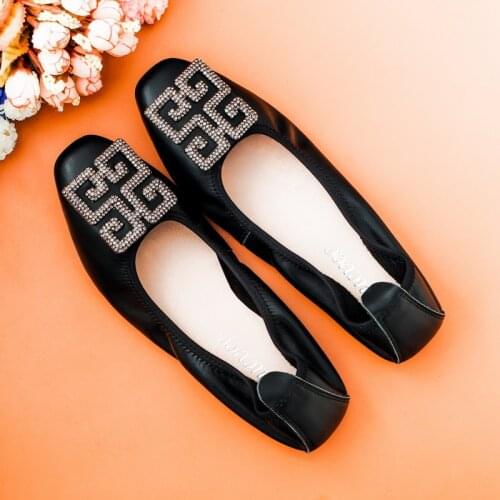 Silver Gray Womens Flat Shoes British Style Patent Leather Single Shoes Lace Up Lazy Flats Casual Celebrity Same Paragraph Shoe