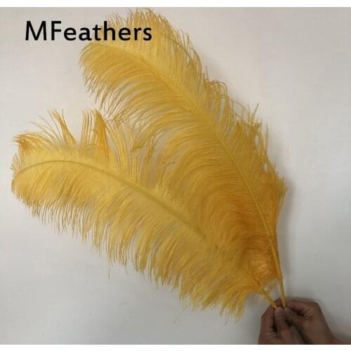 50PCS/Lot Dyed Gold Yellow Ostrich Feathers With Thick Rod Size 40CM To 75CM Natural Ostrich Plumes For Wedding Decoration Craft