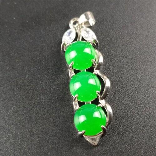 Natural Green Chalcedony Hand Carved String Bean Pendant Fashion Boutique Jewelry Mens and Womens String Bean Necklace