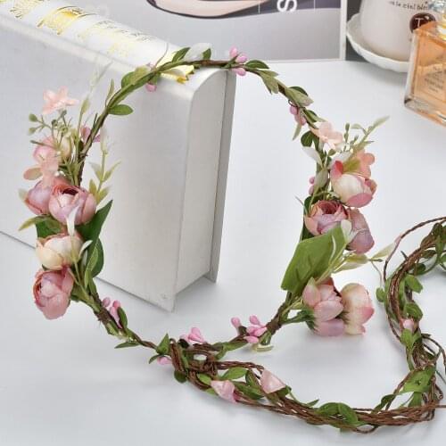 Retro Princess Flower Crown Rattan Rose Floral Garland Hairband Holiday Wreath Bridesmaid Hair Accessories for Outdoor Wedding