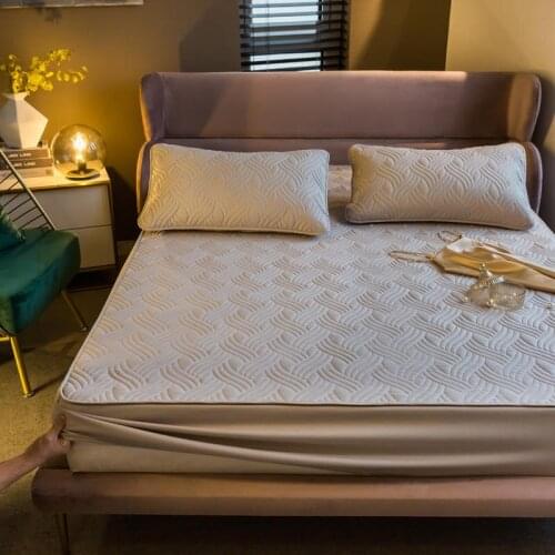 Waterproof and Diaper-Proof Bed Sheet Thickened Quilted Mattress Cover Skin-Friendly Sanding Breathable Protective Cover