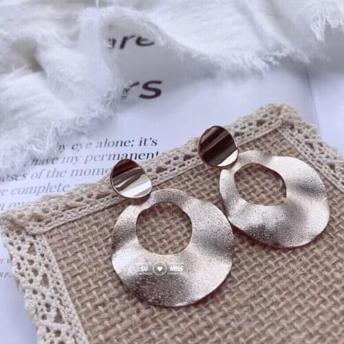 Free Shipping Unique Metal Drop Earrings Trendy Gold Color Round Statement Earrings for Women New Arrival wing Fashion Jewelry