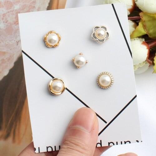 Pearls Brooch Anti-glare Bucklel 2021 High-end Fashion Skirt Cufflinks Waist Artifact One-word Pin Jewelry Accessories