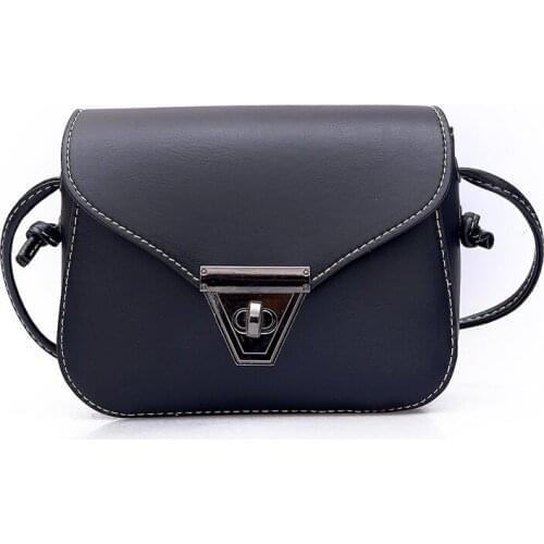 Women Messenger Bags Women Shoulder Bag Wholesale Retro Oil Leather Small Bag Triangle Lock Women Leather Handbags
