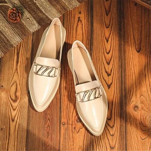 British Style Leather Shoes Women Loafers Pointed Comfy Shallow Slip On Shoes Ladies Square Heel Casual Shoes Woman Designer New